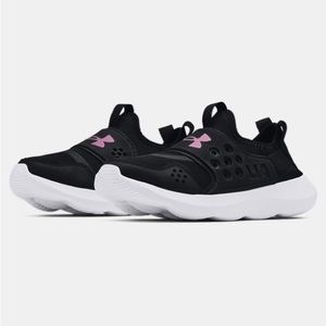 Girls Size 1 Black Under Armour Running Shoes